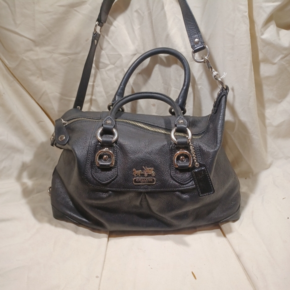 Coach Ashley - Picture 1 of 11